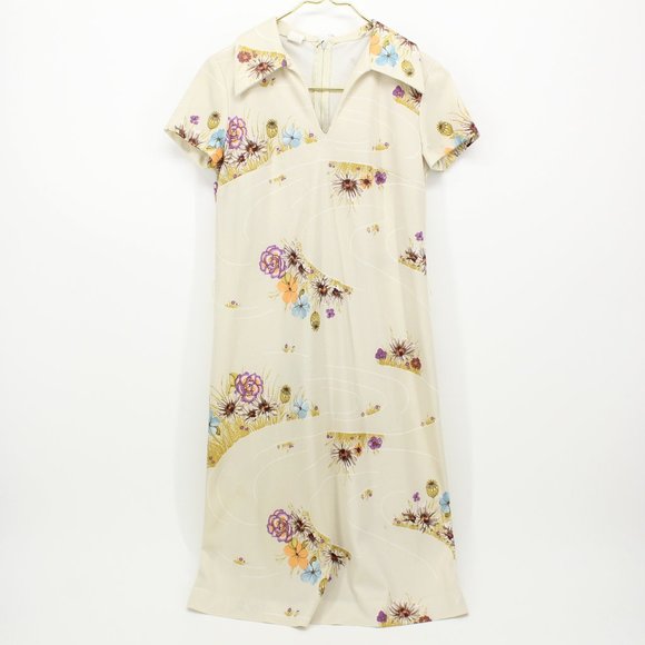 Vintage Dresses & Skirts - Vintage 60's Cream Pattern Collar Dress
